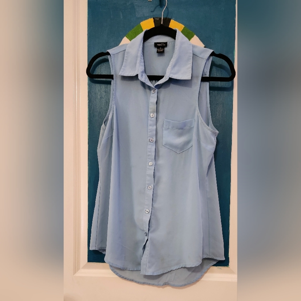 Baby Blue RUE 21 Sleeveless Blouse-M